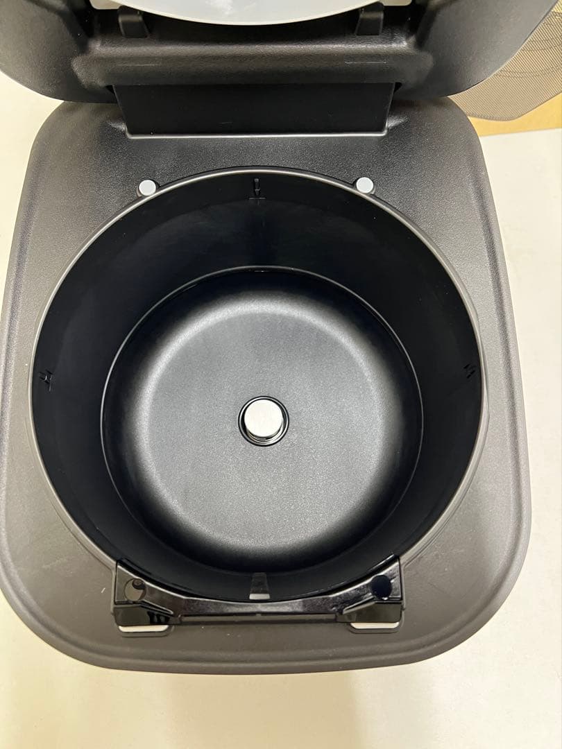 c*☆様 極美品　日立 黒厚鉄釜 炊飯器 RZ-YMD100HJ 圧力式