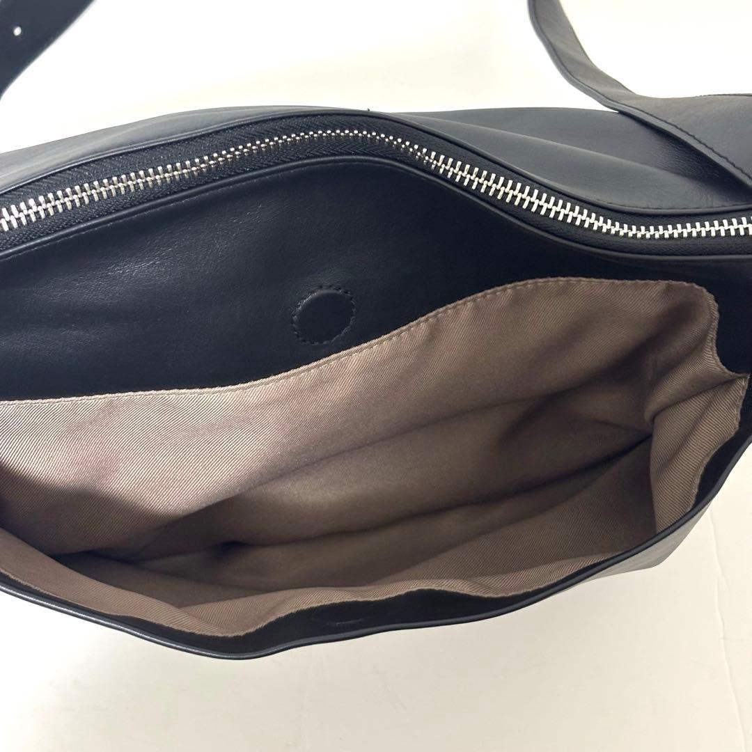 イアパピヨネ スワローマチショルダーバッグブラック