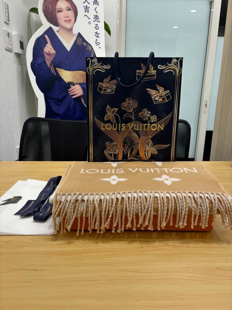 【新品未使用】Louis Vuitton ルイヴィトン マフラー