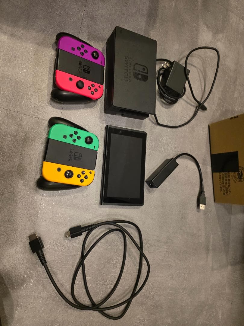 Nintendo Switch 本体 ＋周辺機器（画像参照）