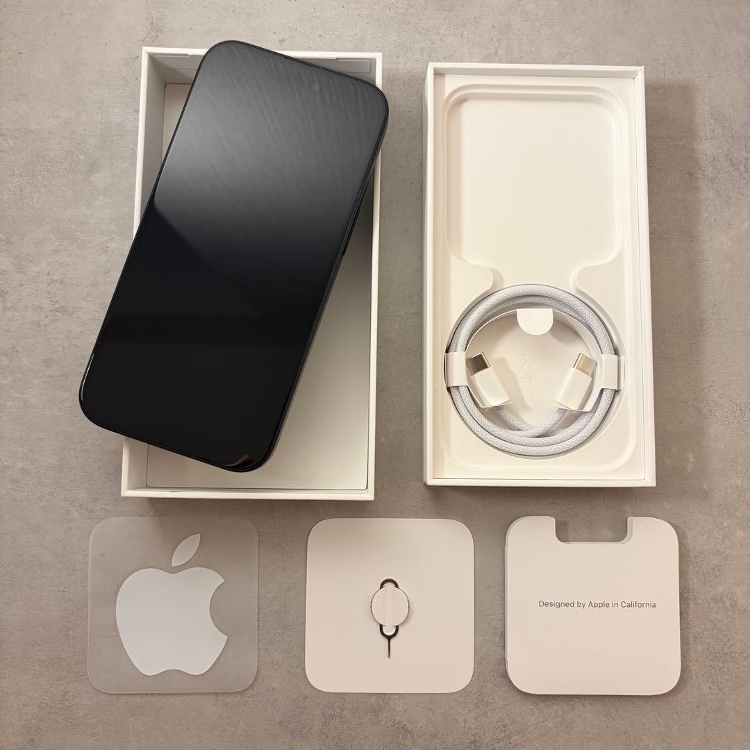【美品】iPhone 15 ブラック 128GB SIMフリー