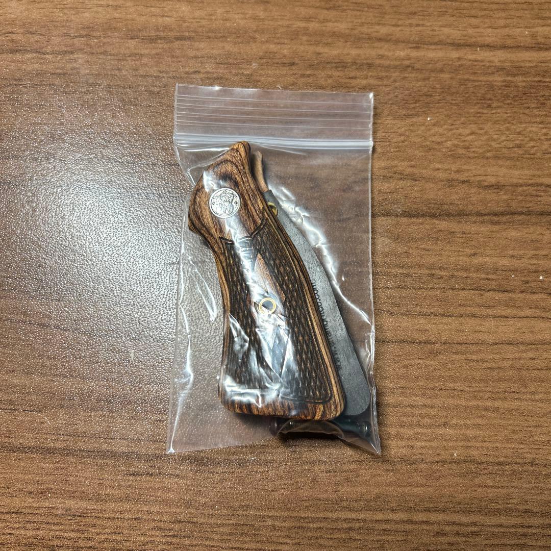 アルタモント　S&W　Jフレーム　木製グリップ モデルガン　リボルバー　実物