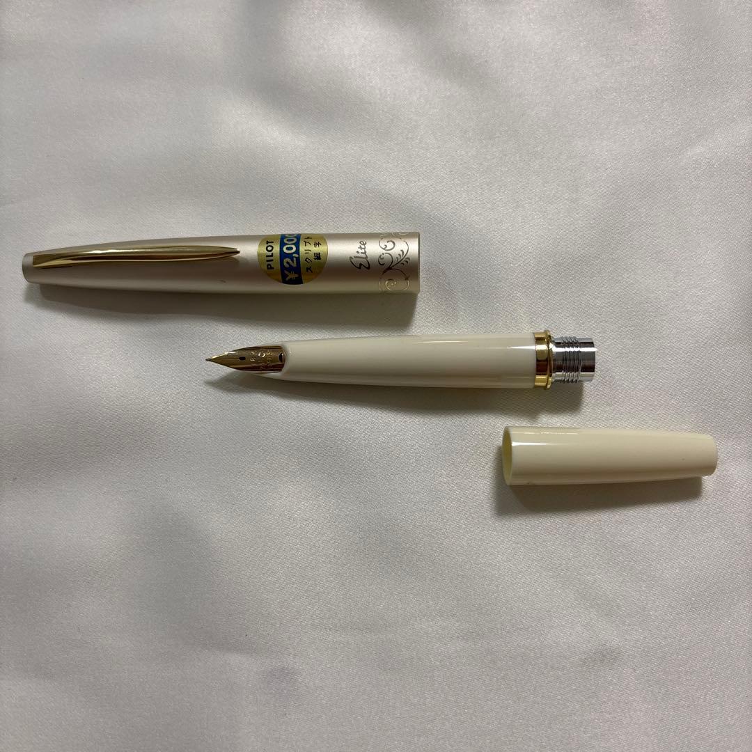 PILOT '70s新品 Elite 万年筆 18Kスクリプト　細字