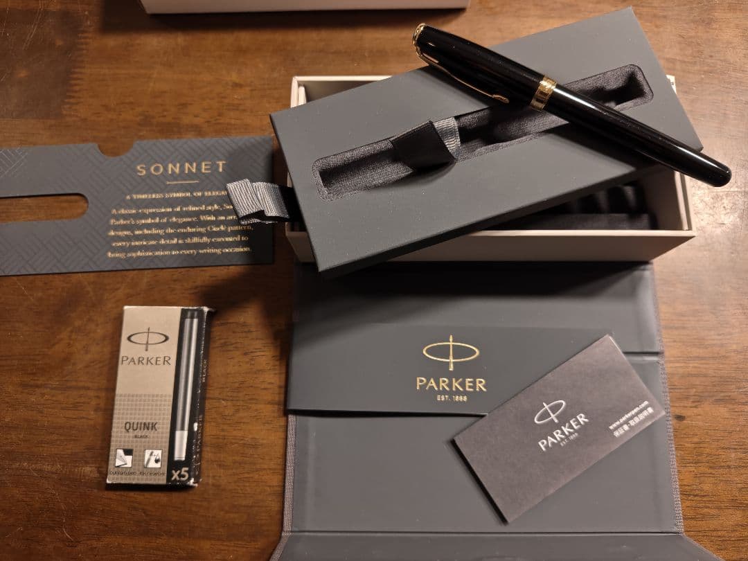 Parker Sonnet 万年筆 黒 インクカートリッジ付き