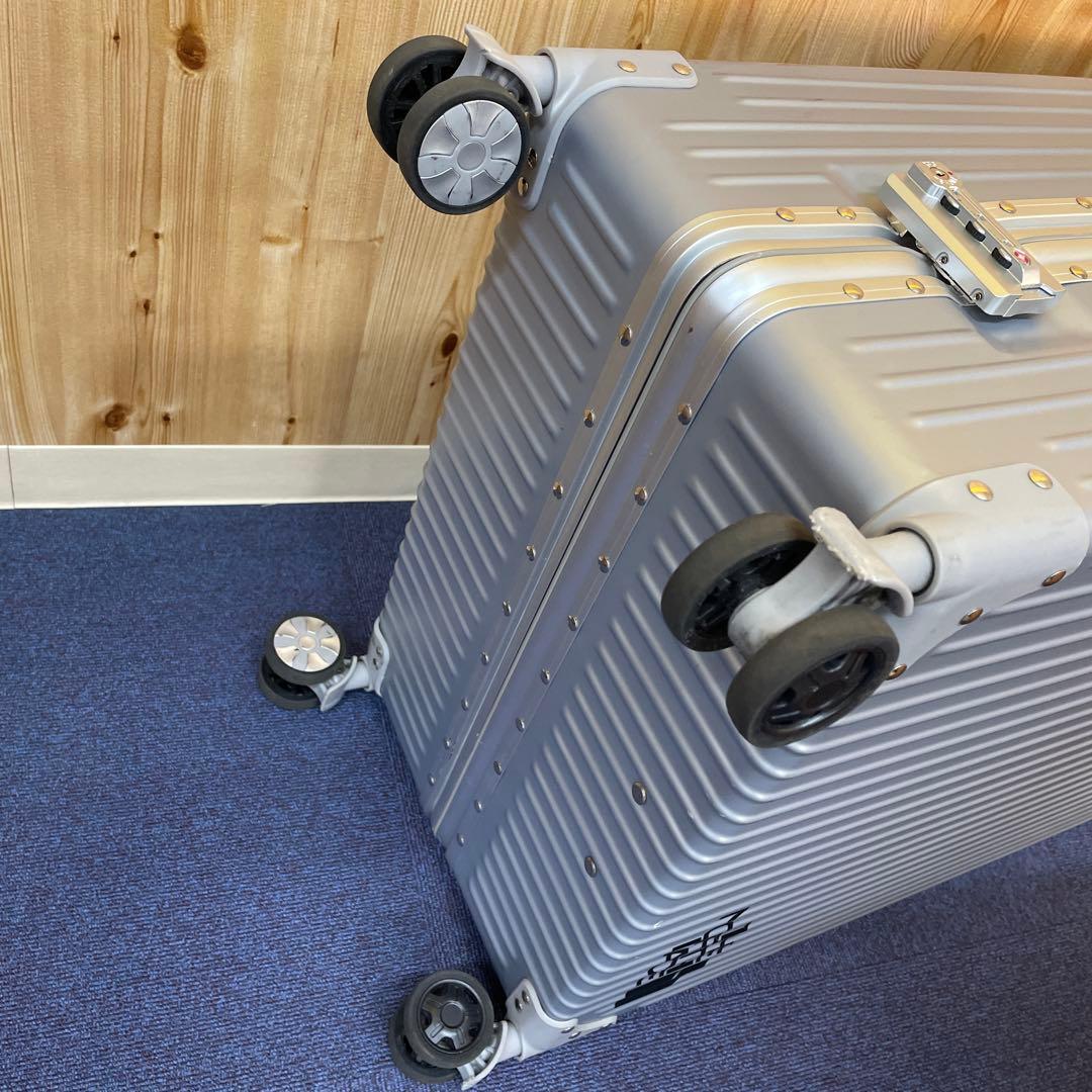 アルミフレーム　スーツケース　キャリーケース