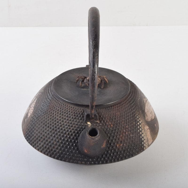 北大路魯山人作　布目象嵌　魚蟹文　鉄瓶　M　8677