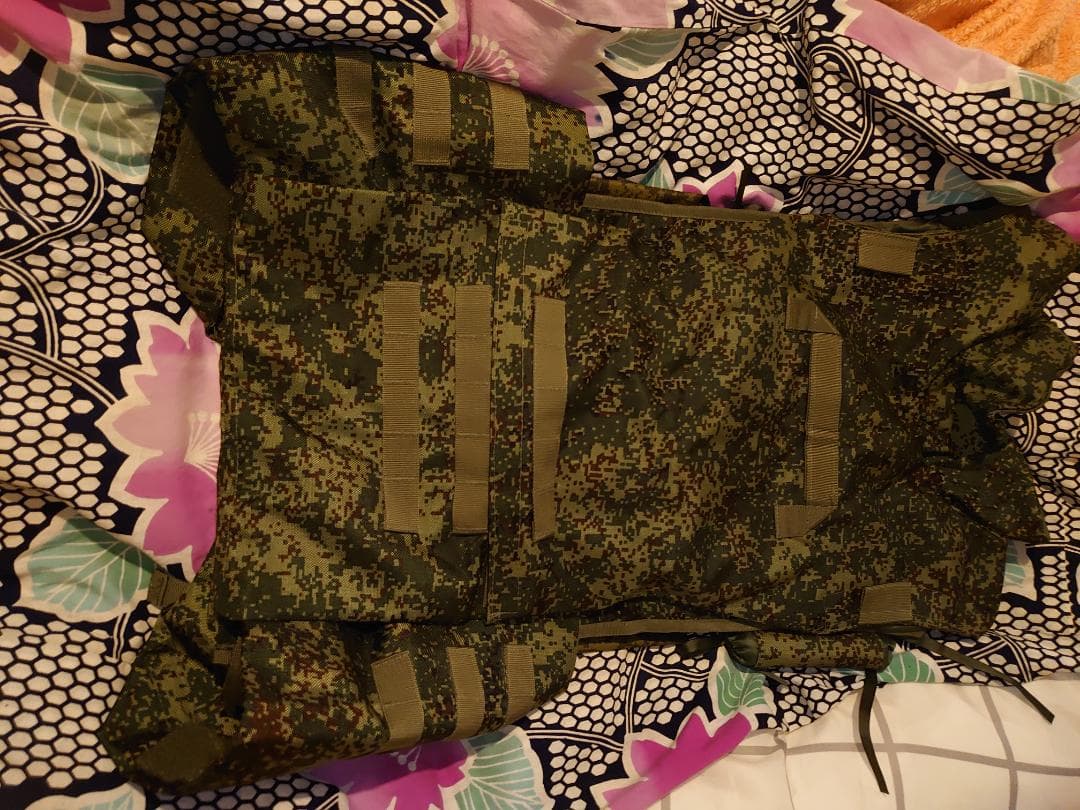 ロシア 軍の 防弾 ベスト 6B45 (フローラ デジタル迷彩)