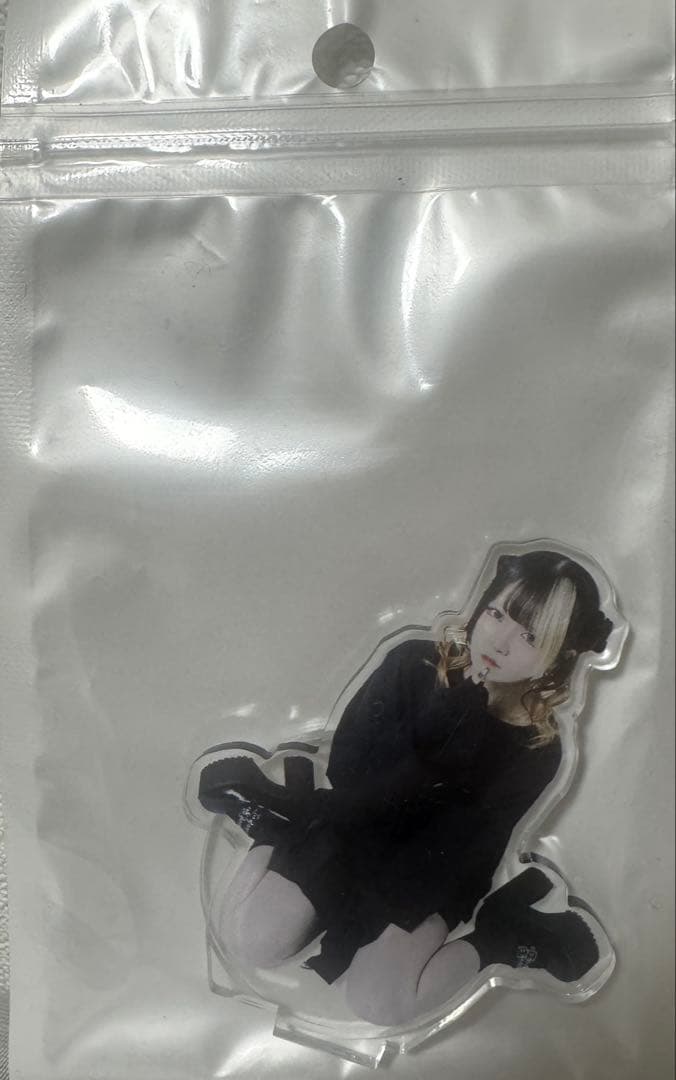 【最終値下げ】川口莉奈　アクリルスタンド(未開封) 黒座り