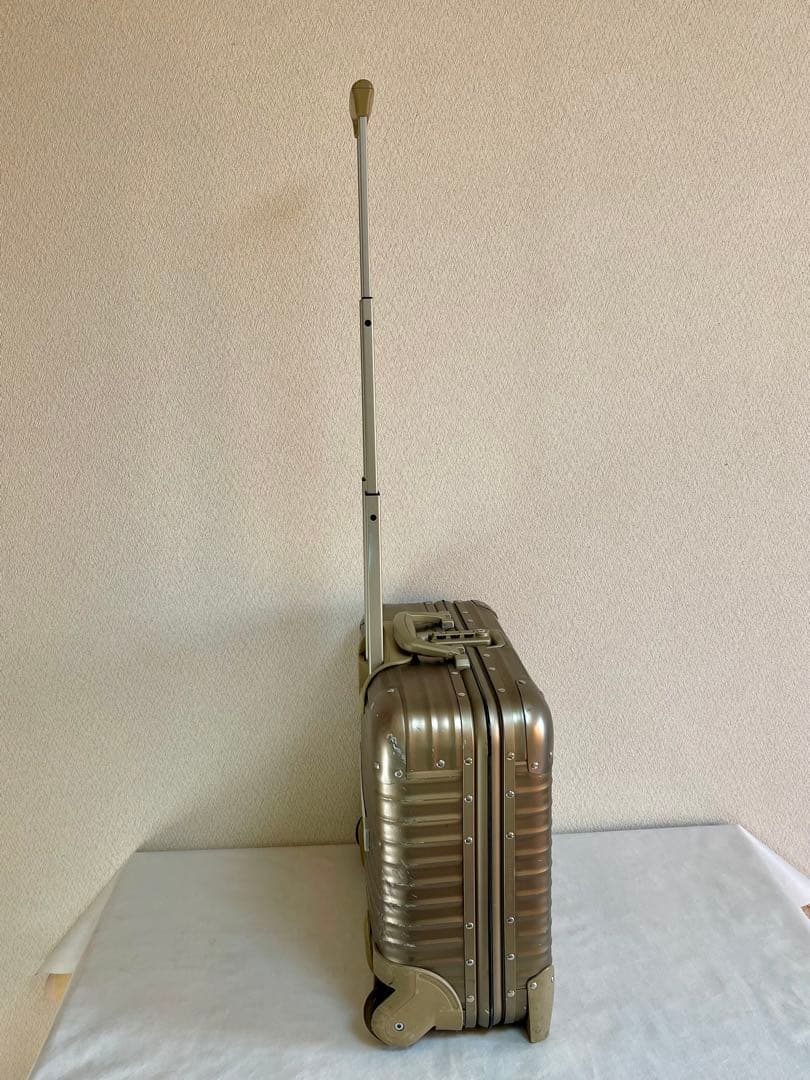 I*O様 リモワ RIMOWA トパーズチタニウム ビジネストロリー 28L 廃