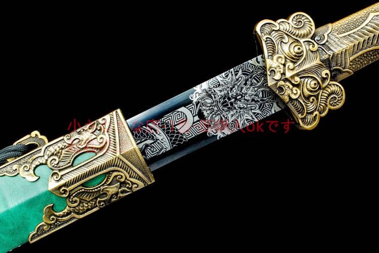 竜漢の剣に乗る    古兵器 武具 刀装具 日本刀 模造刀 居合刀
