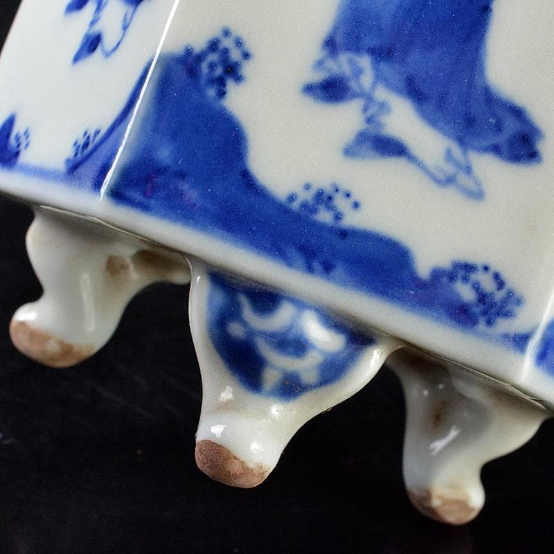 九谷焼　古九谷　染付　山水人物文　六角香炉　時代箱付　V　R5819