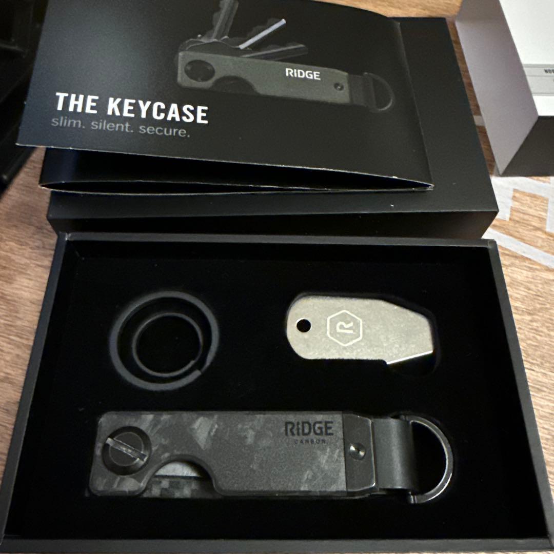 the RIDGE リッジ・キーケース フォージドカーボン