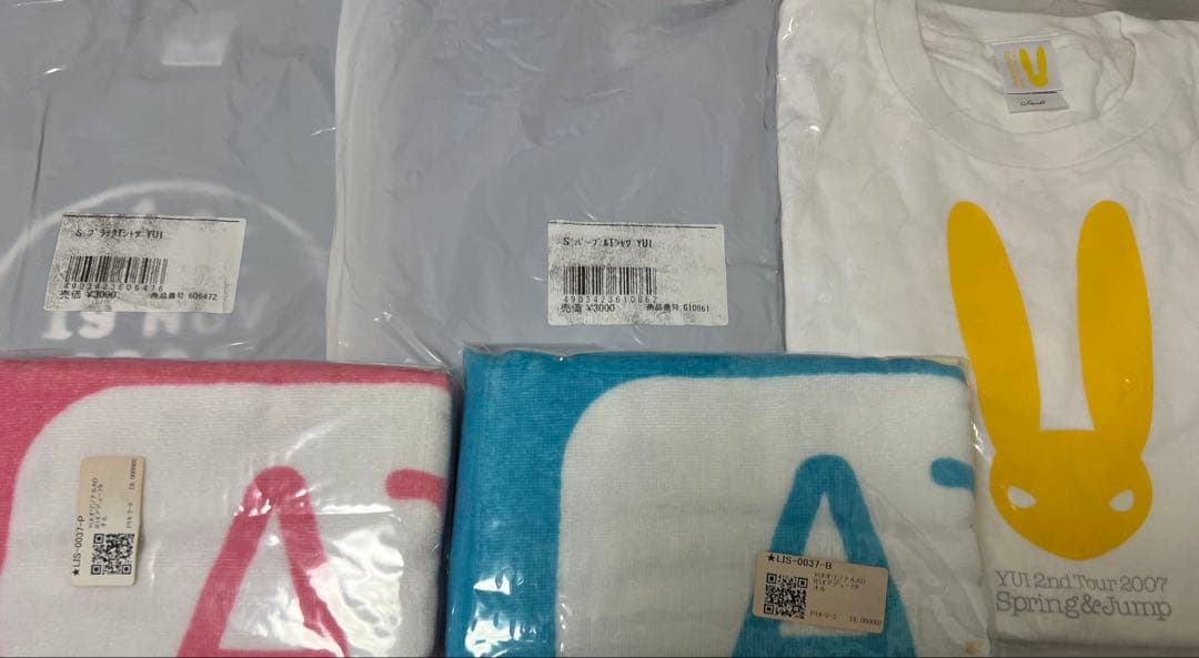 アーティスト　YUI 2nd 〜 4th Tour グッズ　大量処分！ 34点
