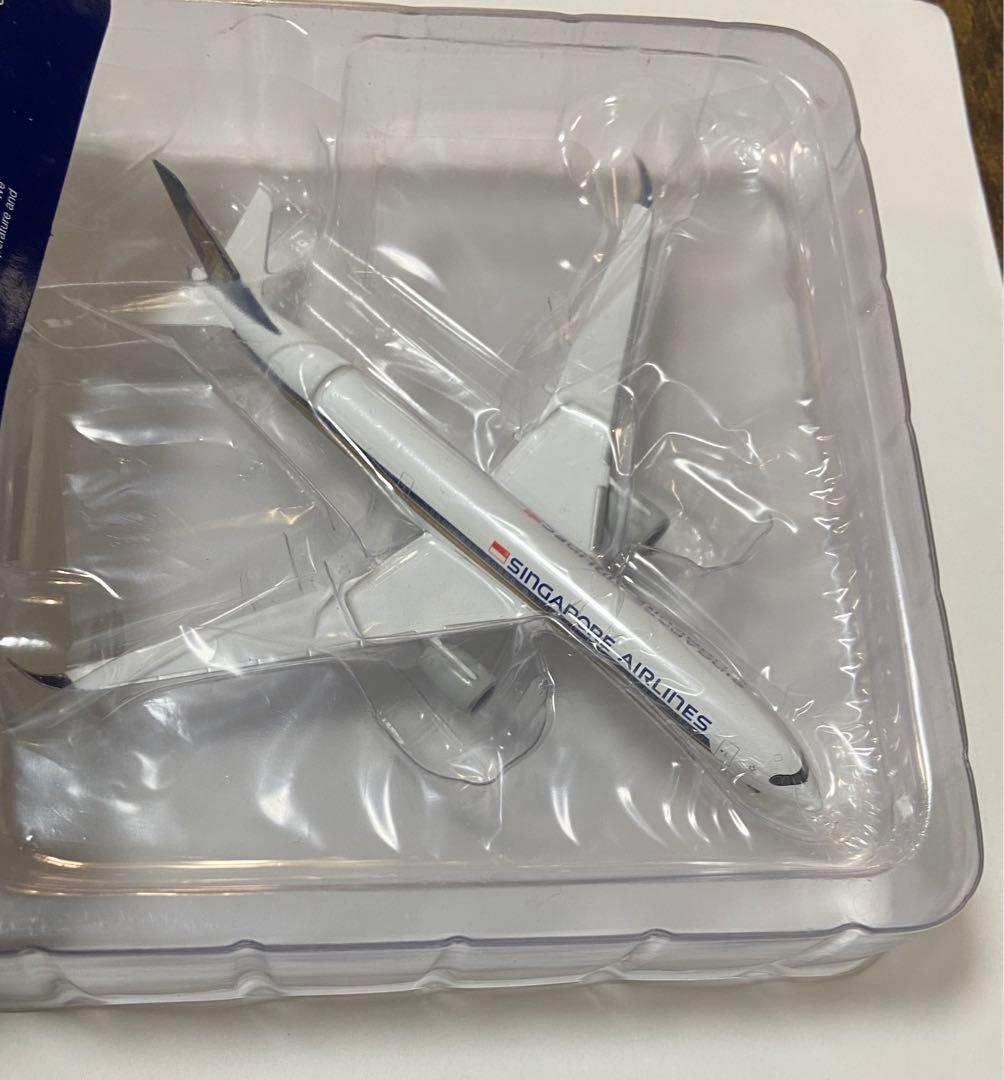 【現地購入!新品未使用!】シンガポール航空　A350飛行機　模型プラ　herpa
