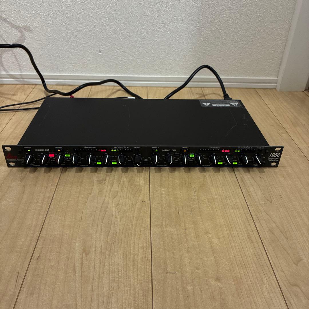 DBX 1066 コンプレッサー/リミッター　動作okです