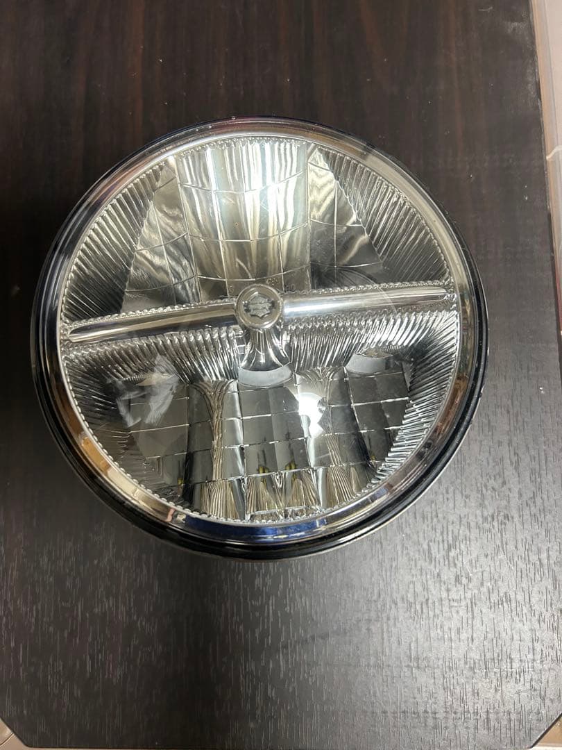 ハーレーダビットソン純正/LEDヘッドライト/7インチ/12万円で購入