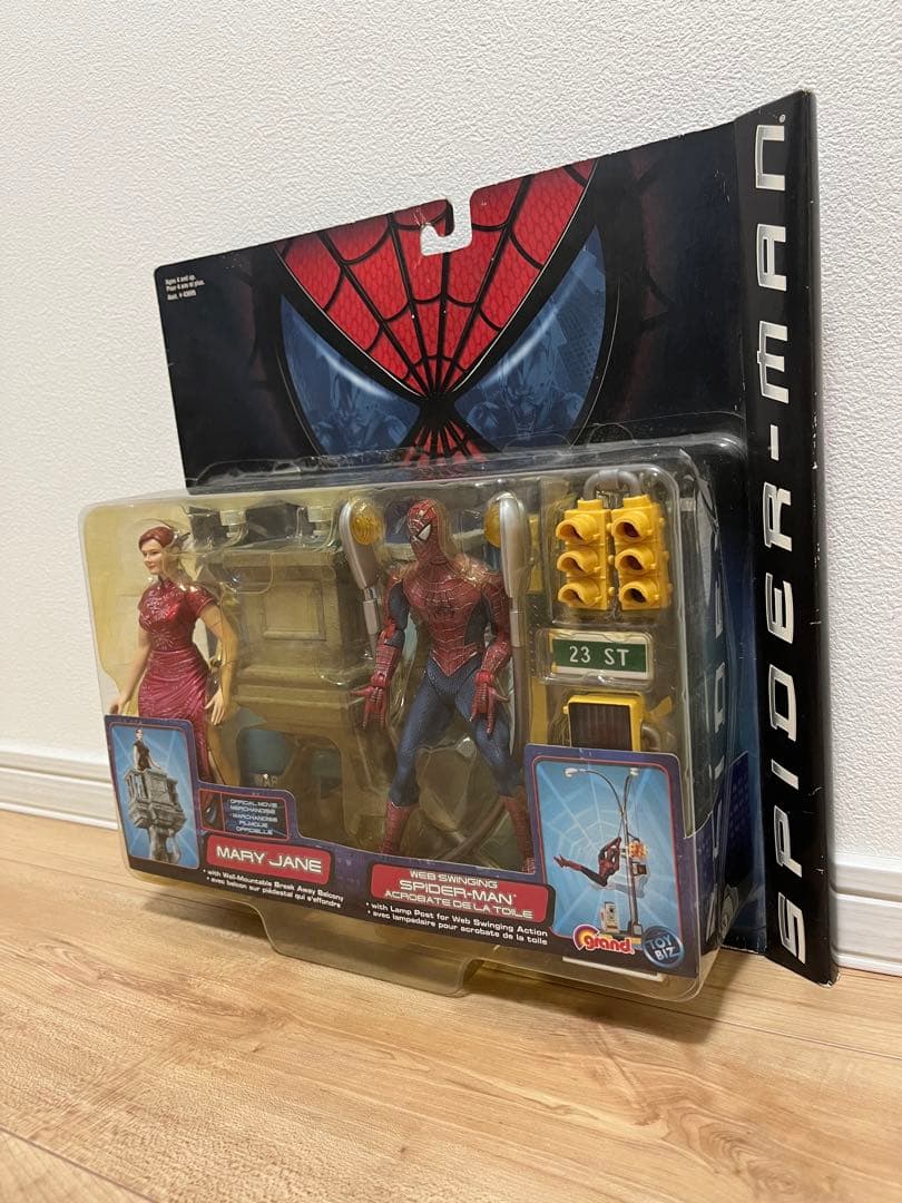 トイビズ　スパイダーマフィギュア