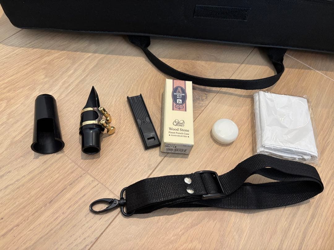 メイビス　アルトサックス　HERCULES製スタンド付き