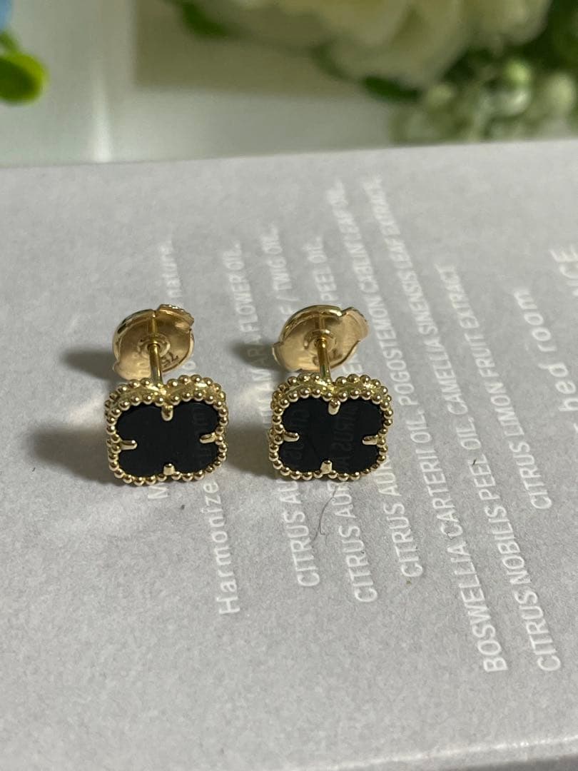 オニキスピアス　k18 新品