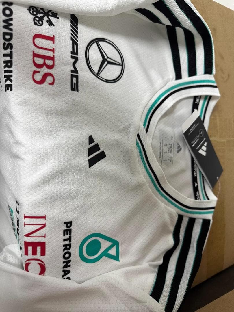 2025 AMG ペトロナス F1 チーム 半袖 T シャツ