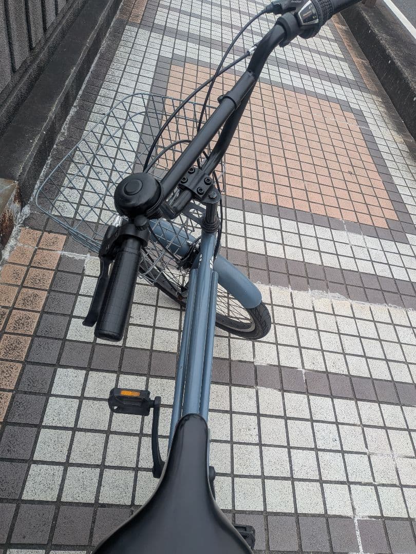 ブルーグレー　ビーチクルーザーKB 24インチ　6段ギアカゴ付き　自転車 訳あり