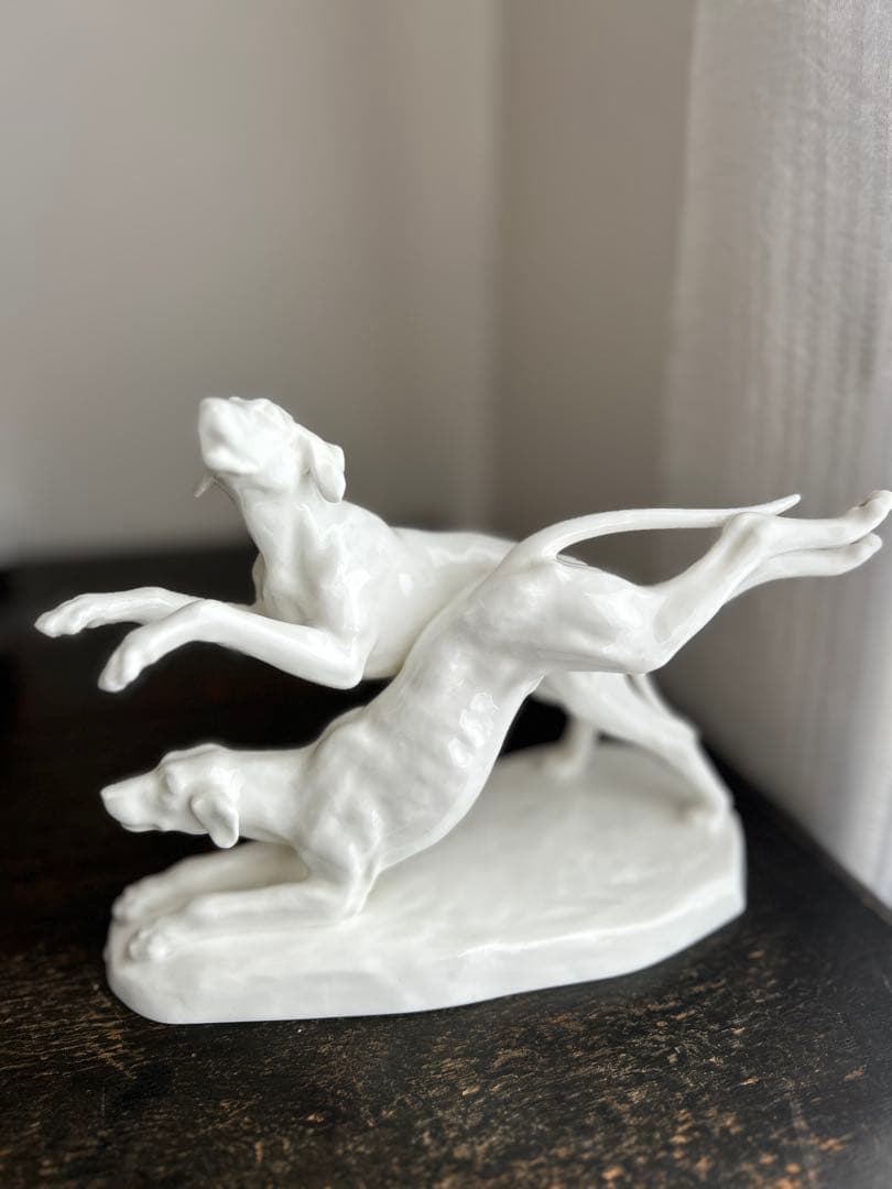 ノリタケ　ボーンチャイナ　狩猟犬のフィギュリン