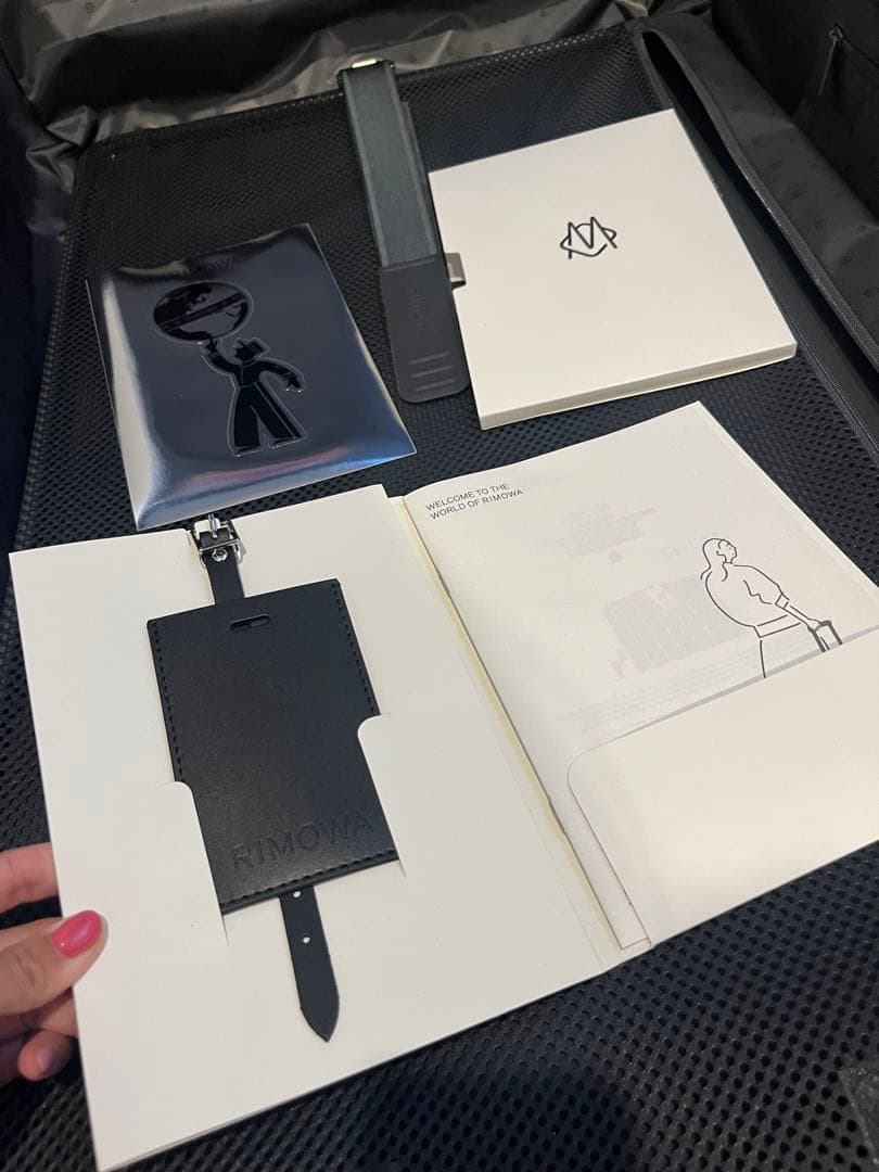 リモワ　キャリーケース　新品未使用　スーツケース