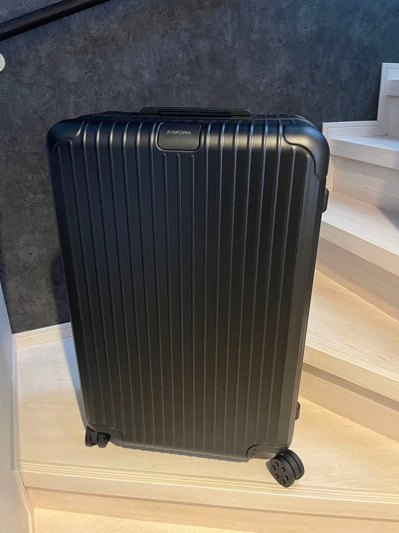 リモワ　キャリーケース　新品未使用　スーツケース