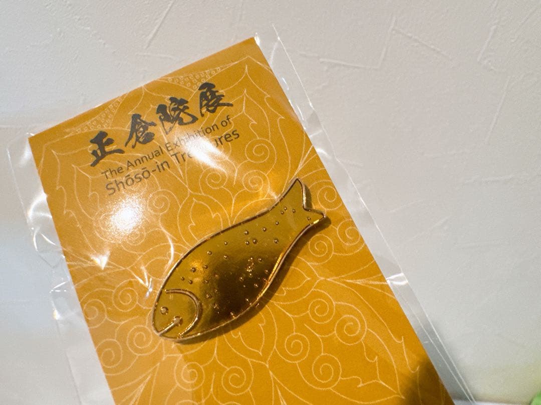 奈良　正倉院展 ピンバッジ うつし金箔絵　3点セット　平螺鈿背円鏡　黄瑠璃魚形