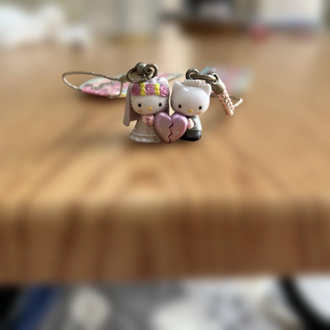 ご当地キティ　伊豆限定　ウェディングバージョン　恋人岬　ペアストラップ