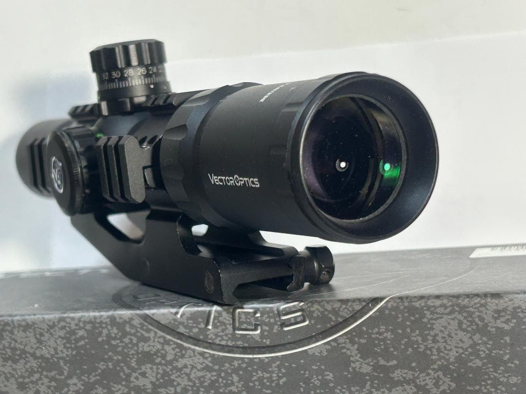 ベクターオプティクス Mustang 1.5-4x30 タクティカルスコープ