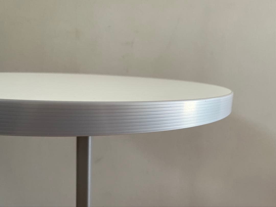 オカムラ Alt Cafeサイドテーブル　シンプルモダン ミニデスク　美品　白