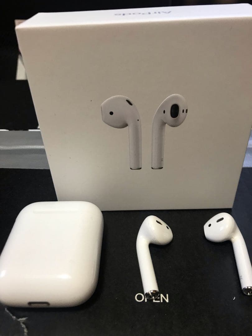 イヤホン AirPods