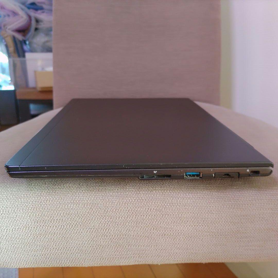 Ｋ⑧富士通　FMVU90B1B　UH90/B1