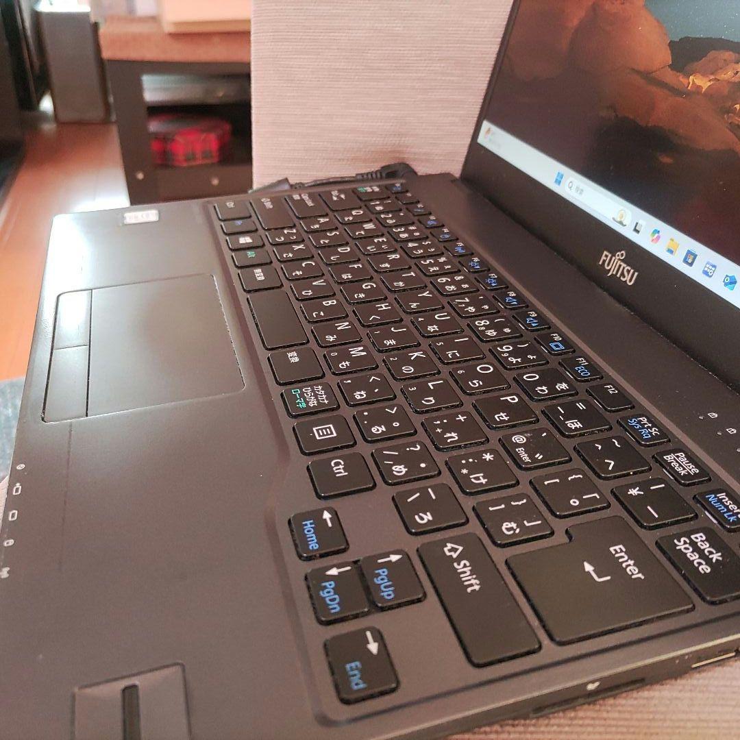 Ｋ⑧富士通　FMVU90B1B　UH90/B1