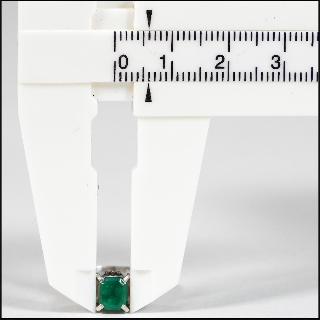 Pm900 0.73 0.43エメラルド ダイヤモンド指輪 重さ約5.6g10号