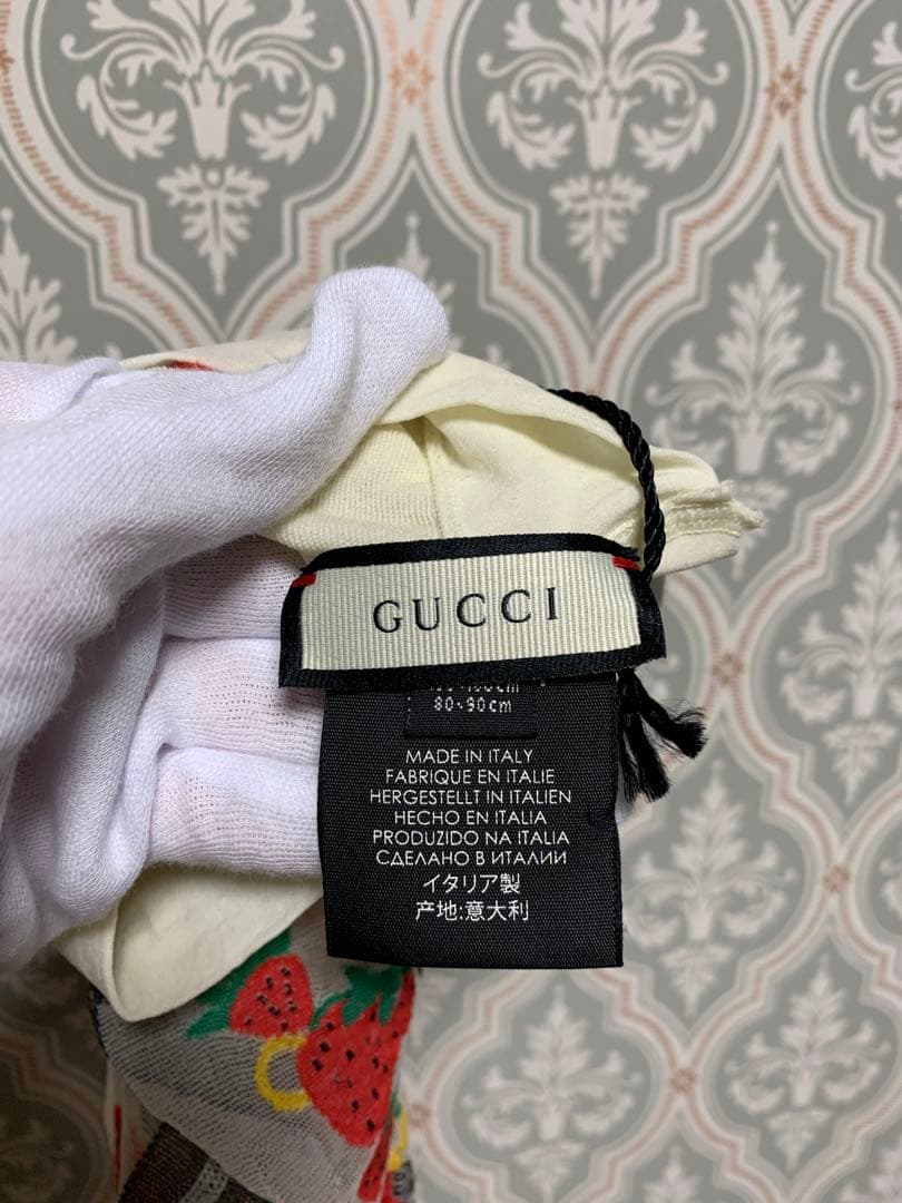 期間限定お値下げ！正規品　新品　未使用　グッチ　ストロベリー　いちご　タイツ