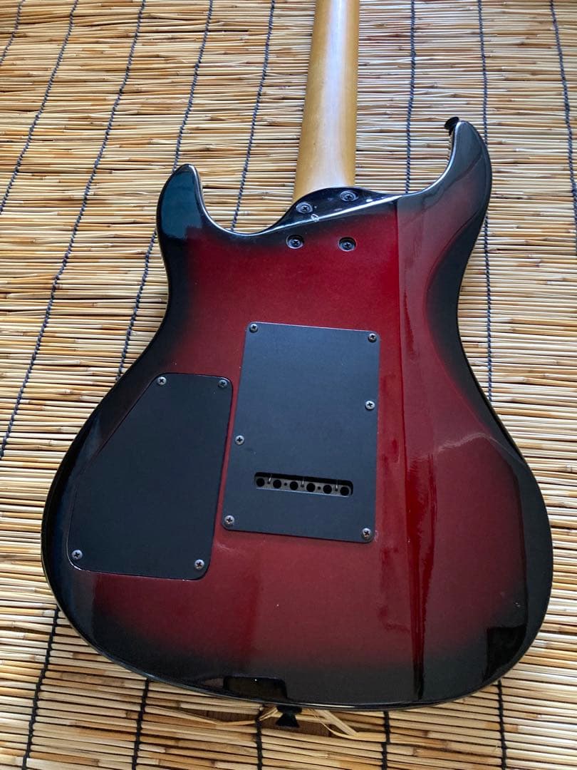 ☆高貴なダークレッド　新機能満載Aria Pro II ST