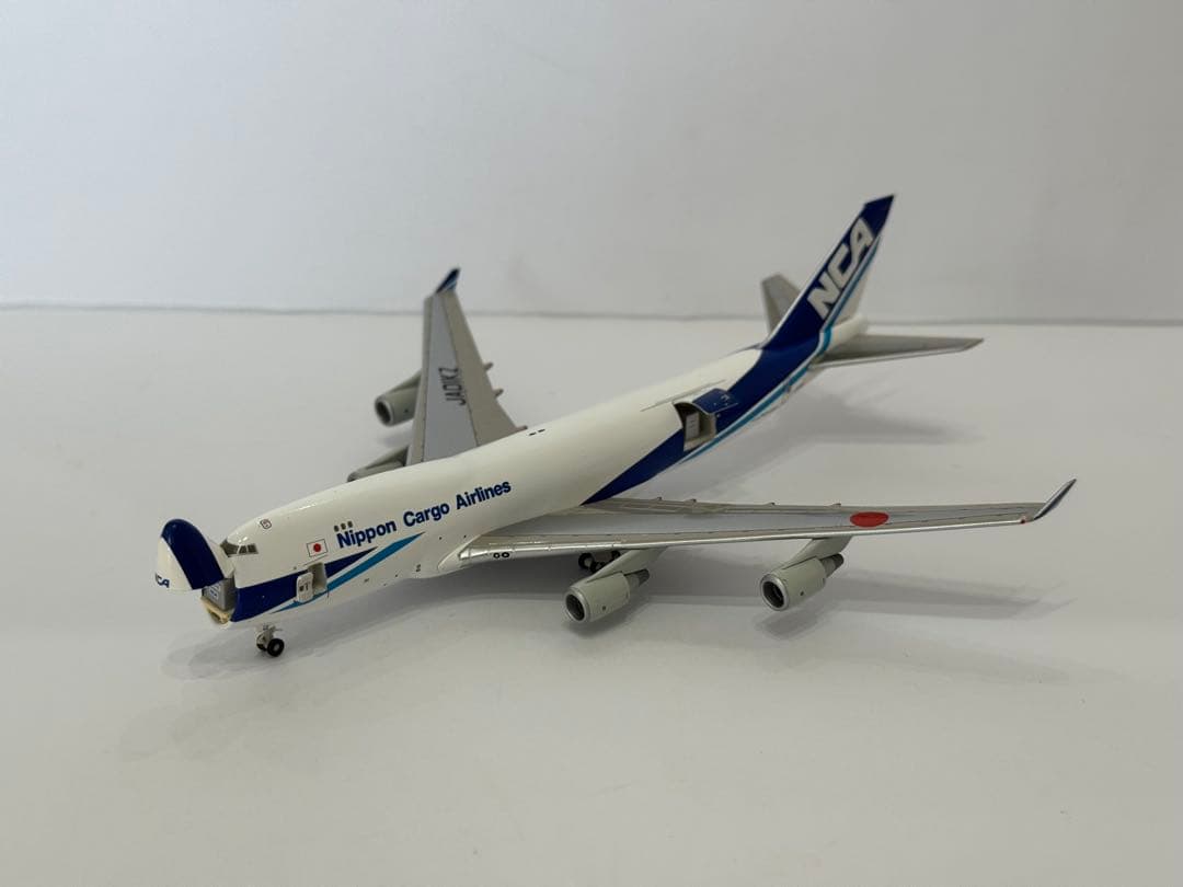 日本貨物航空 747-400F 成田空港ジオラマセット スケール1/400