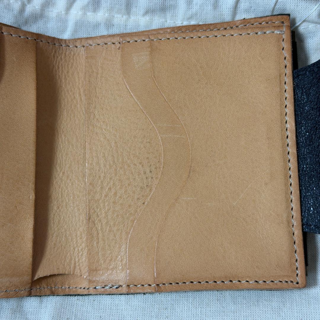 【新品未使用】イルビゾンテ 二つ折り 財布 がま口 ロゴ ブラック系