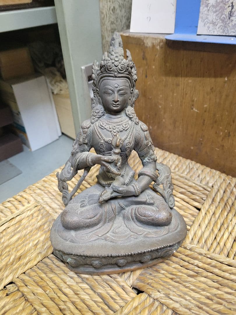 ネパールの菩薩像