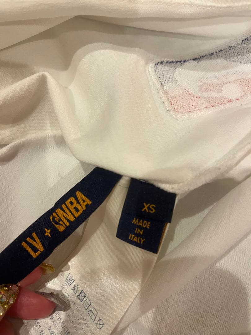 と*ん様 Louis Vuitton Tシャツ LVロゴ NBAロゴ付き