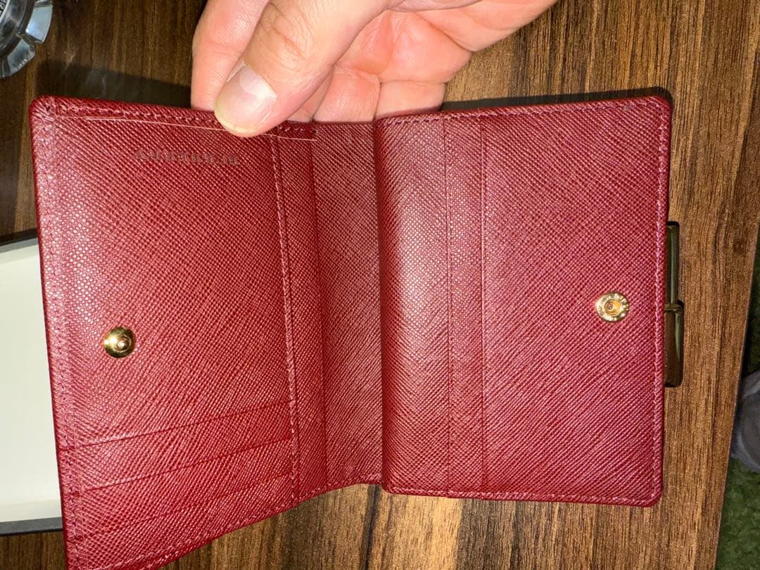 は*る様 新品　Burberry チェック柄 二つ折り財布　バーバリー