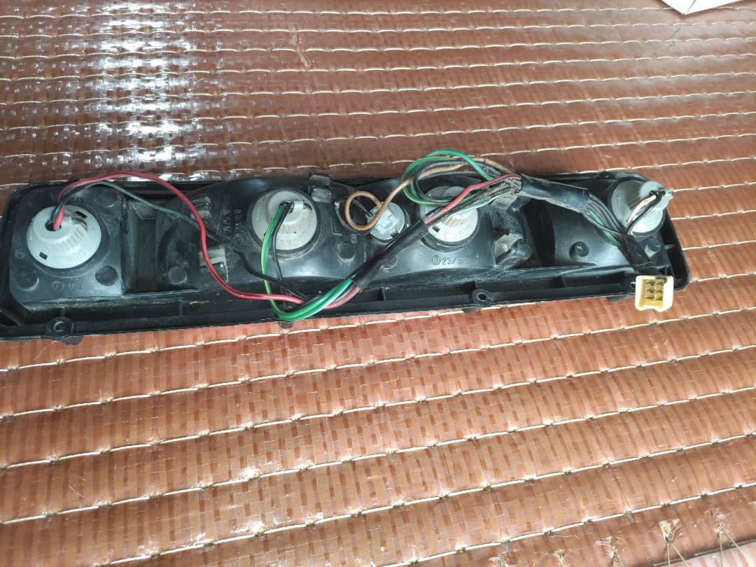 48年式日産サニーKB210 GX用テールランプ 左右セット