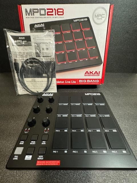 ほる様用【美品・未使用】AKAI / MPD218 MIDIパッドコントローラー