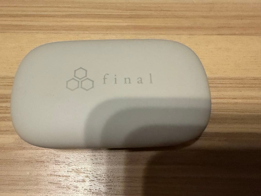 美品final KDT3000 ワイヤレスイヤホン ベージュ