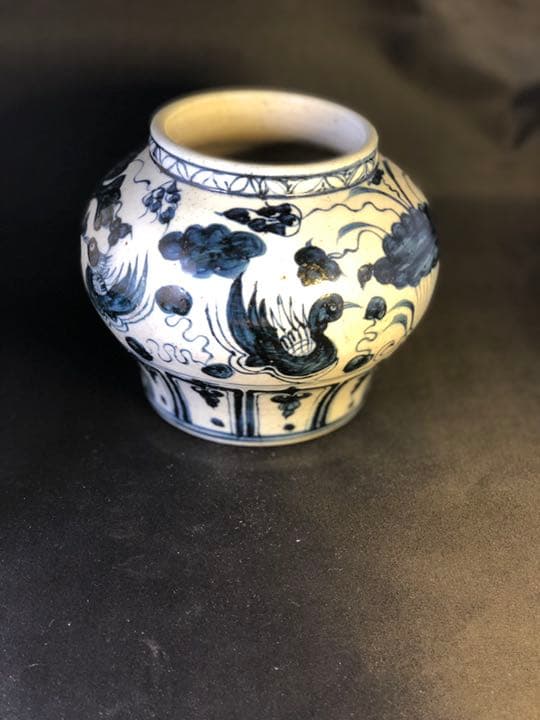 元代の青花花鸟紋壺