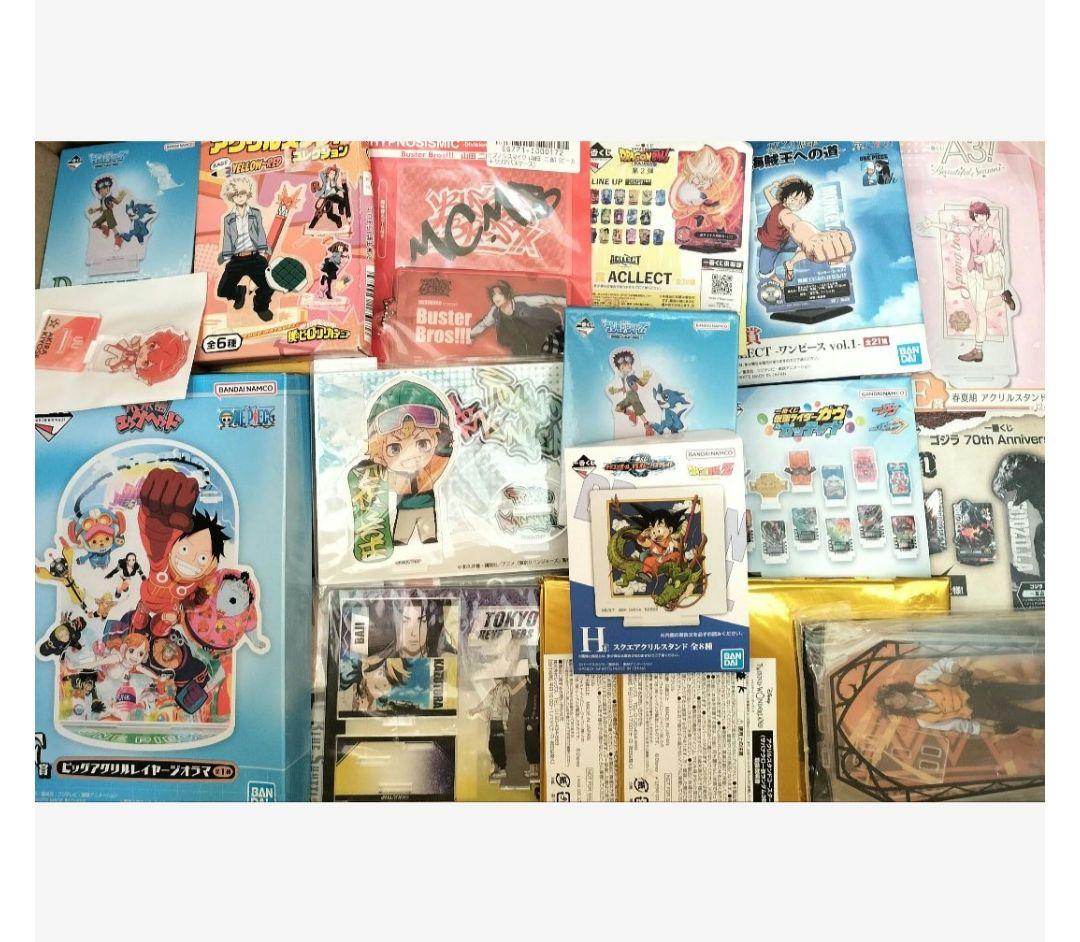 大量 まとめ売り ノンジャンル 紙類 ミニフィギュア ぬいぐるみ 1200