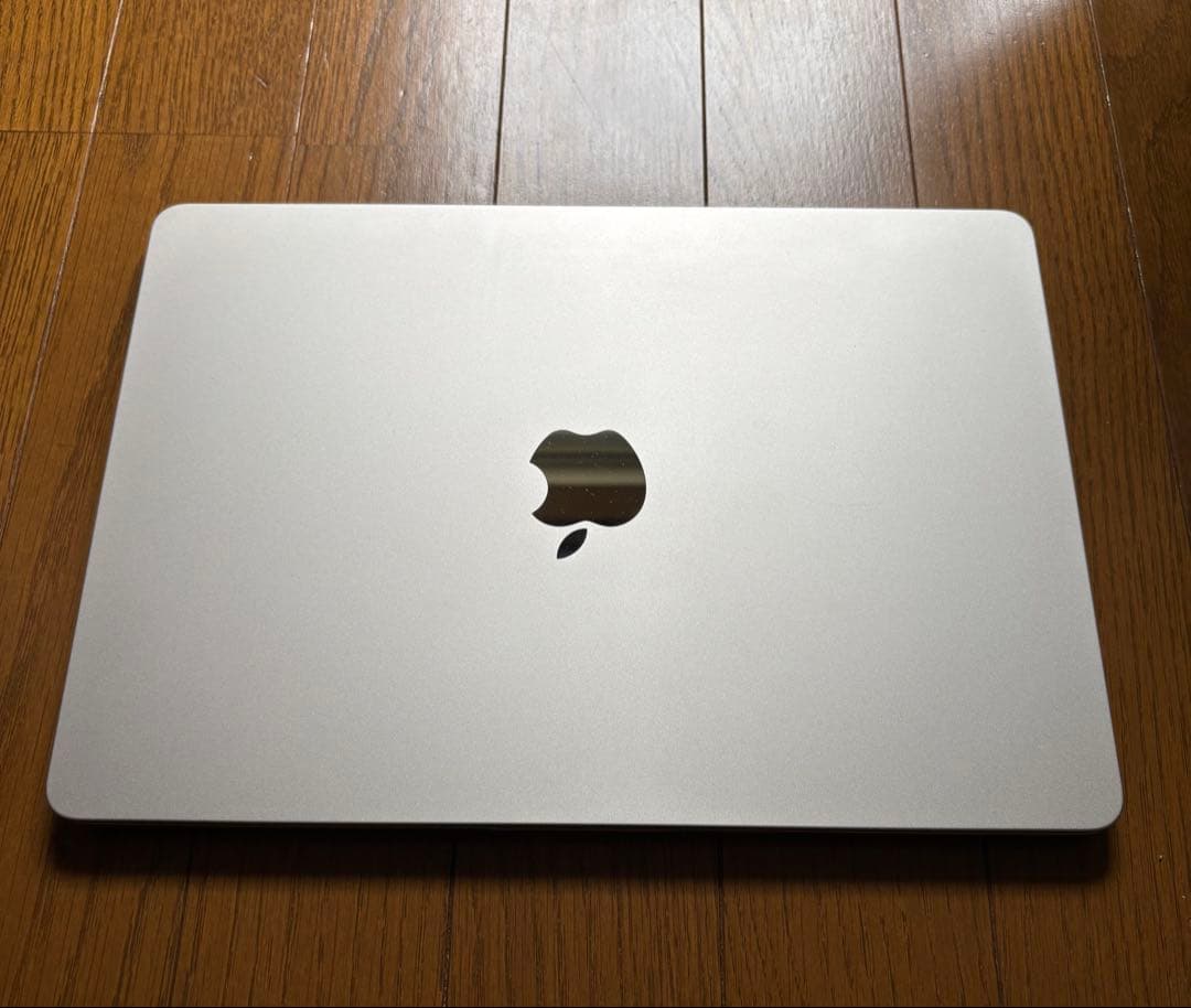 Apple MacBookAir 13インチ スターライト M2