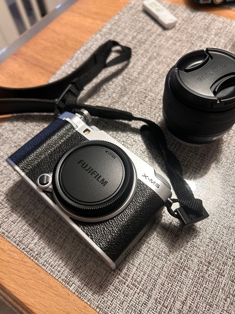 FUJIFILM X-M5 レンズキット XC15-45 シルバー